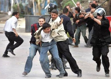http://www.matierevolution.fr/IMG/jpg/Maroc_repression-f1161.jpg
